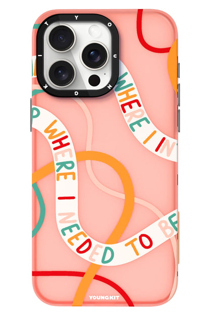 Youngkit Sweet Language Bethany Green Tasarımlı iPhone 14 Pro uyumlu Kılıf Kum Pembe